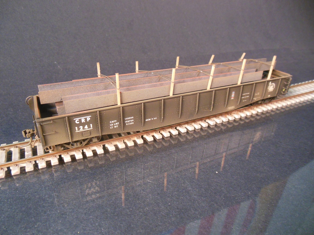 Tangent HO scale gondola with steel beams Protoloads