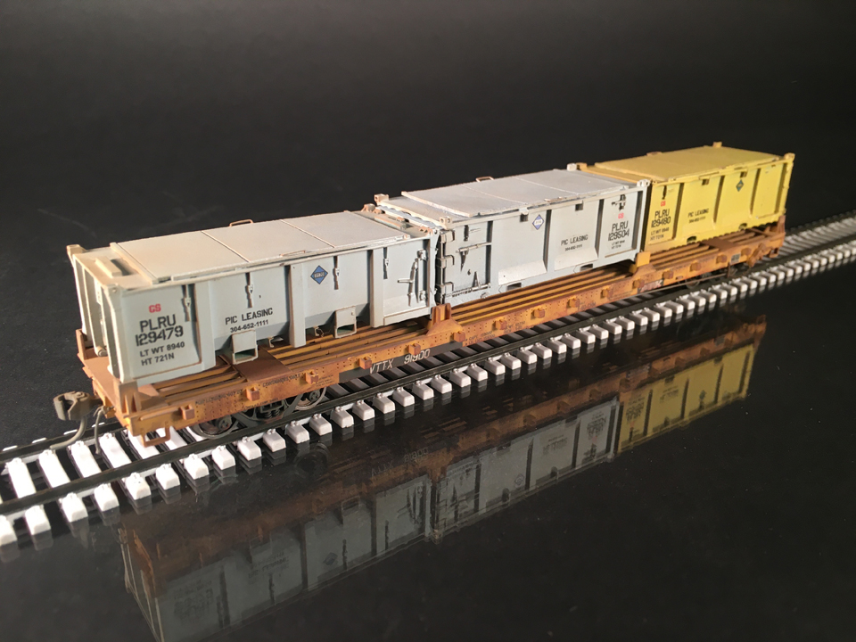 Walthers HO Scale Flatcar with Containers Protoloads