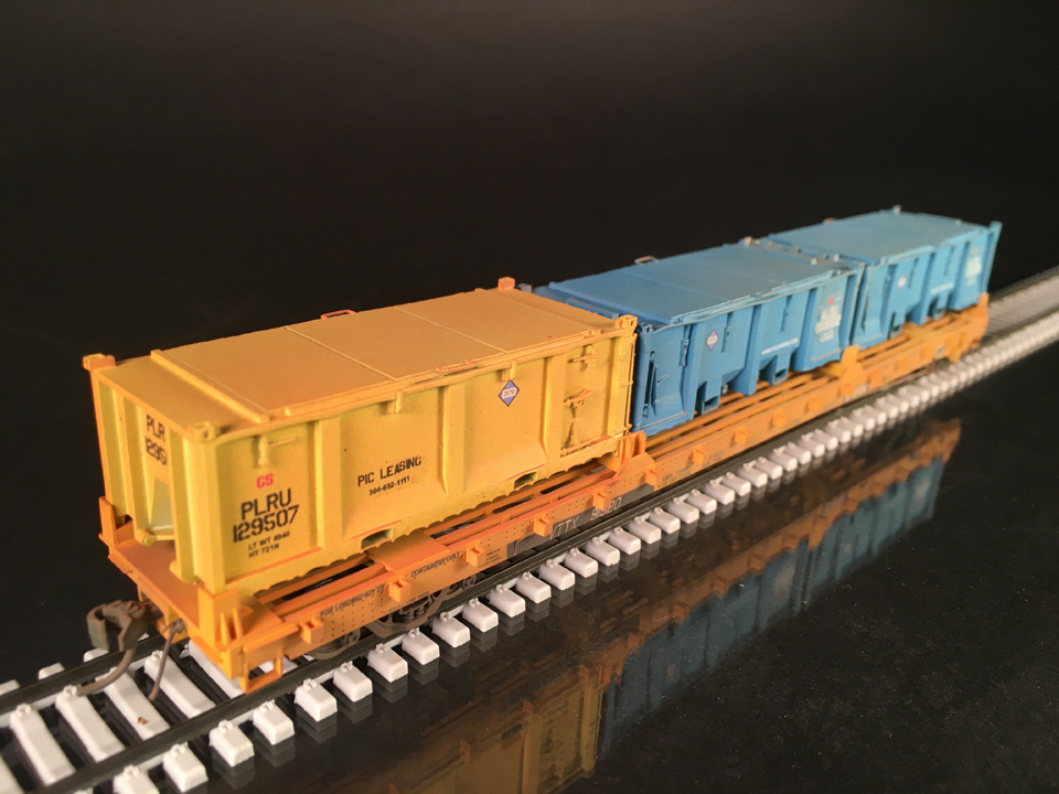 Walthers HO Scale Flatcar With Containers Protoloads