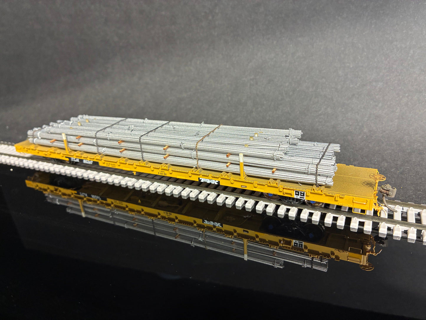 ST HO Scale Finger Rack Flatcar with New Rebar