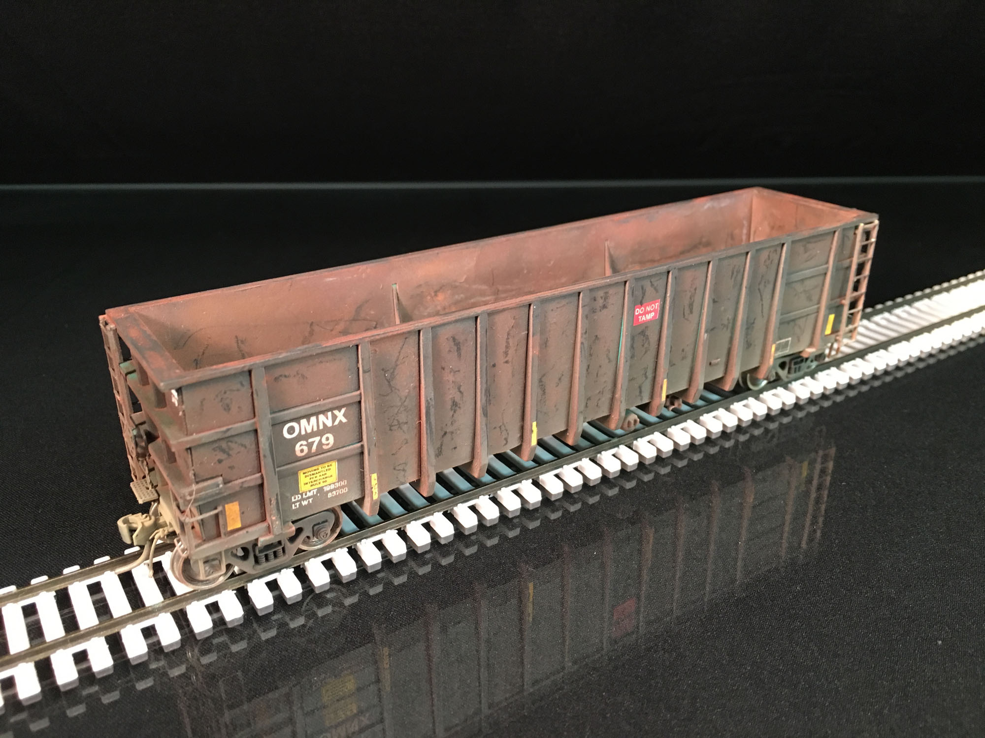 Athearn HO scale steel gondola Protoloads